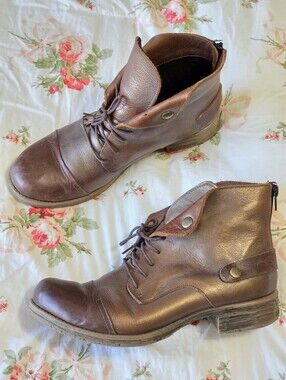 Bueno Bronze Brown Leather Lace Up Ankle Boot Brass Snap Cap Toe Festival Size 7